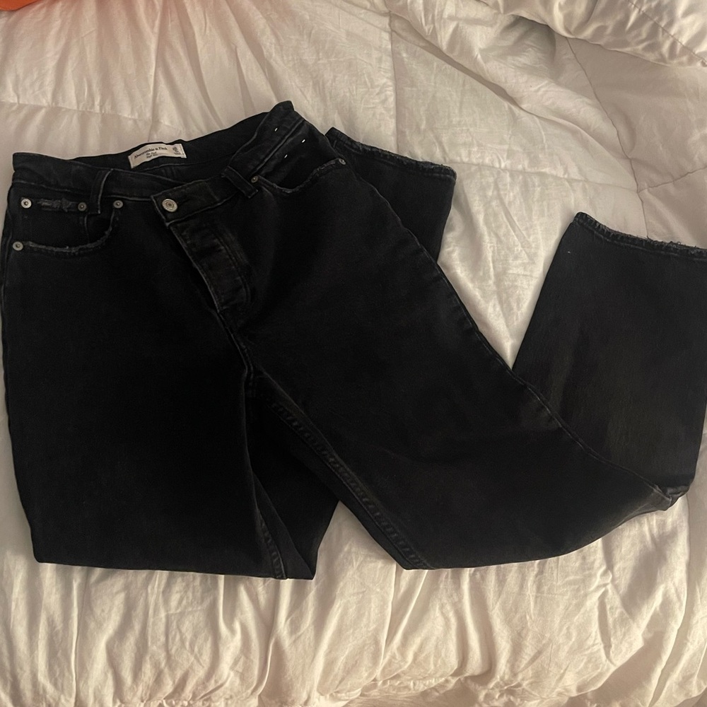 Abercrombie and fitch cross over dad jeans
